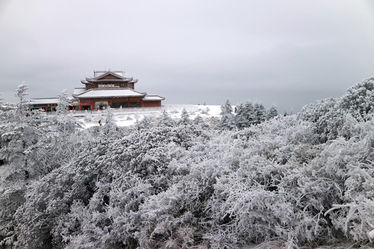 峨眉山雪景