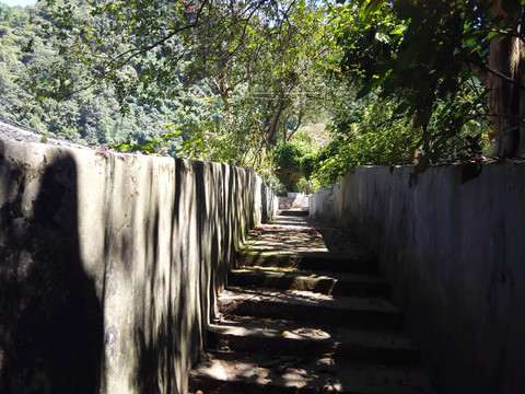 复古老建筑石屋石梯旧屋乡村