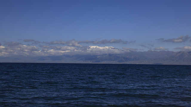 夏季赛里木湖