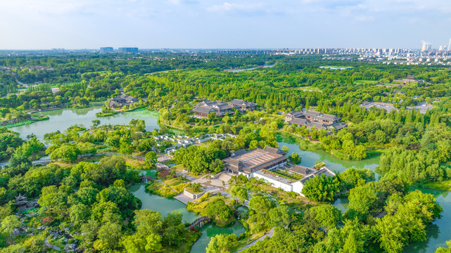 航拍江苏省扬州瘦西湖风景区