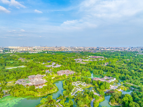 航拍江苏省扬州瘦西湖风景区