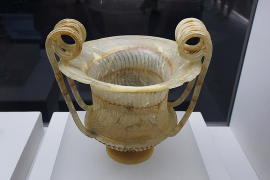 前1世纪双涡旋柄高脚杯形酒缸