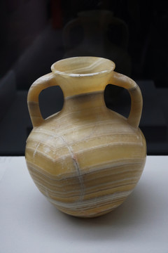 公元前1世纪雪花石双耳瓶