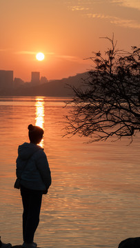 看夕阳的女孩