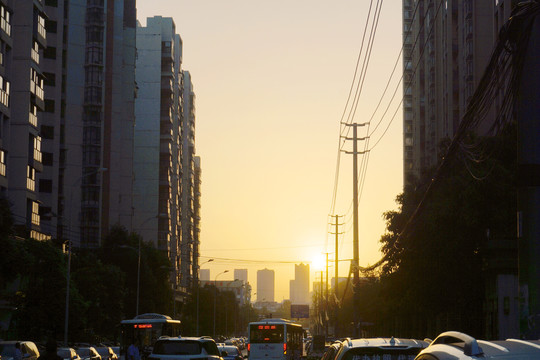 城市高楼大厦及夕阳晚照