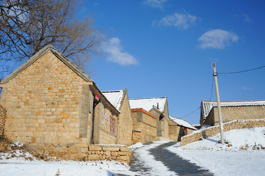 北方农村下雪