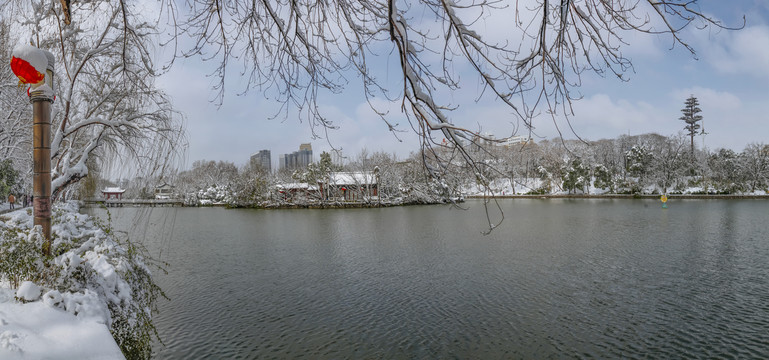 合肥包公园雪景全景图