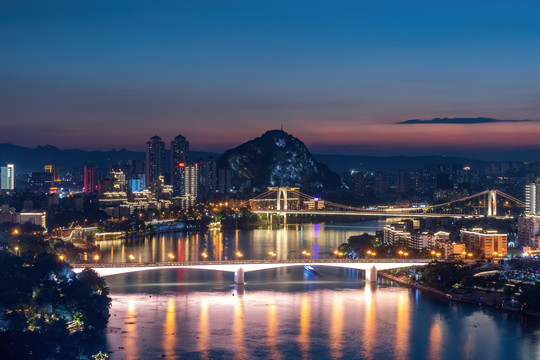 航拍广西柳州柳江两岸夜景