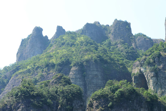 雁荡山灵峰景区山峦斗鸡峰