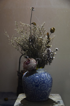陶瓷青花瓶