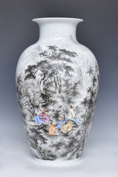 景德镇古人陶瓷瓶