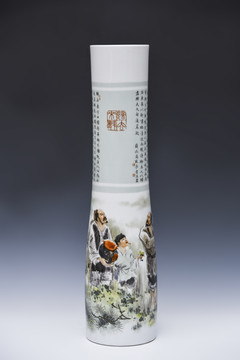 景德镇古人长形陶瓷瓶