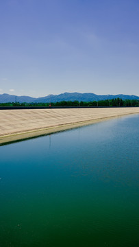 湖泊水坝