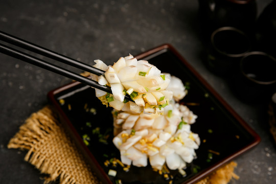 白灼墨魚卷