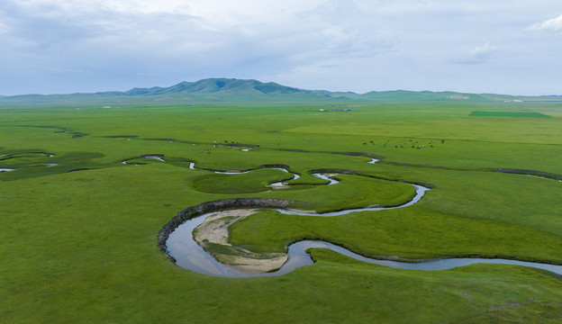 草原弯弯河