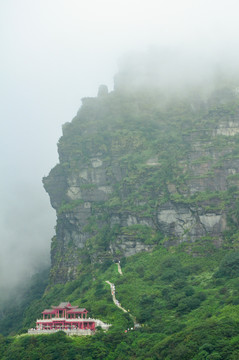 峭壁下的寺庙