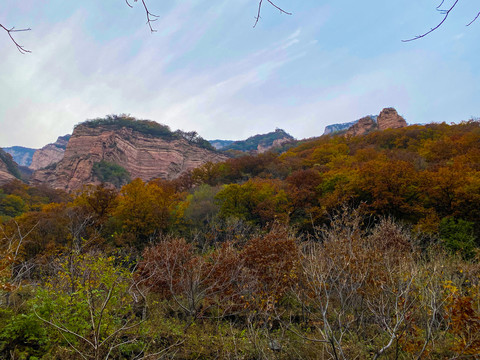 山峰石崖