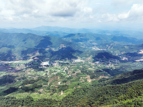 稳下村全景