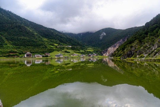 香格里拉纳帕海