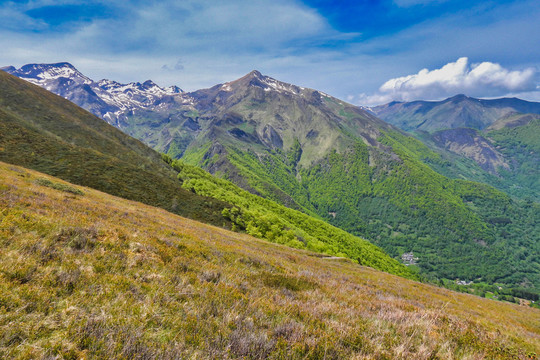 崇山峻岭与山景