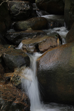 山间小溪