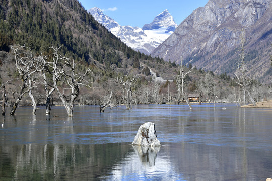 高山湖泊