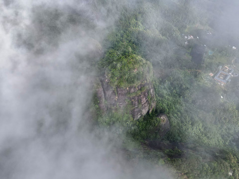 都峤山云雾