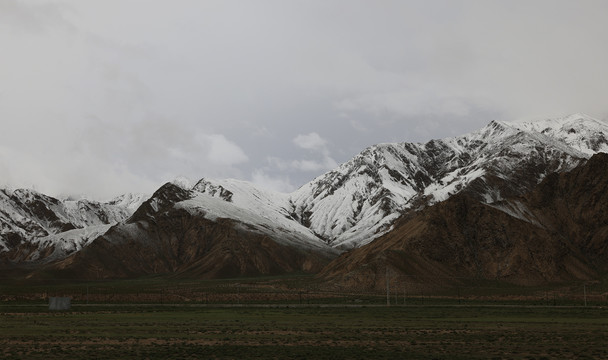 祁连山雪山