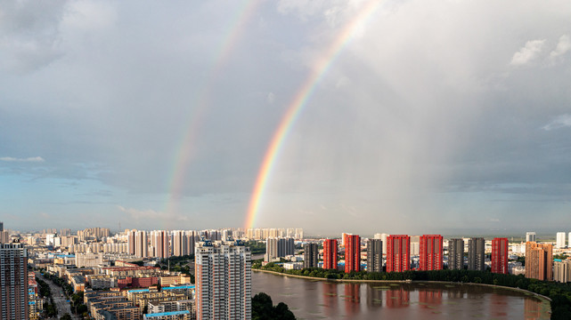 风雨过后见彩虹