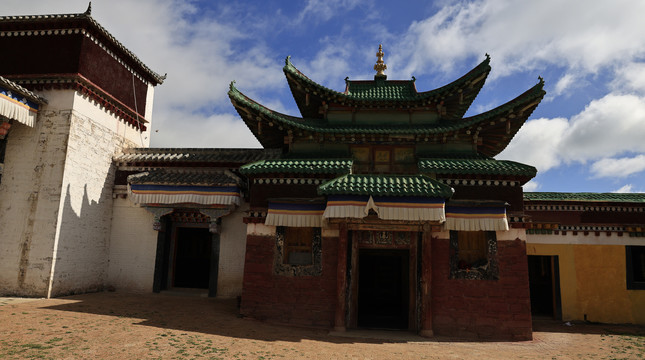 阿坝各莫寺