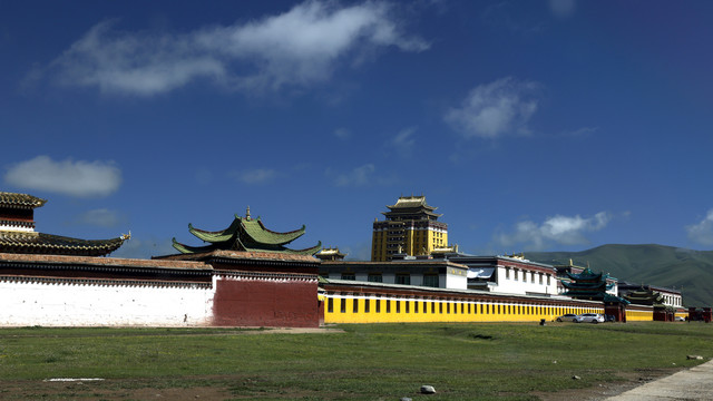 阿坝各莫寺