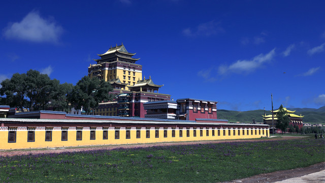 阿坝各莫寺