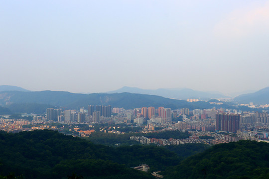 白云山景区徒步登山风景图