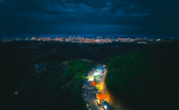 城市郊区夜景