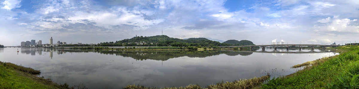 浙江兰溪兰江大云山全景