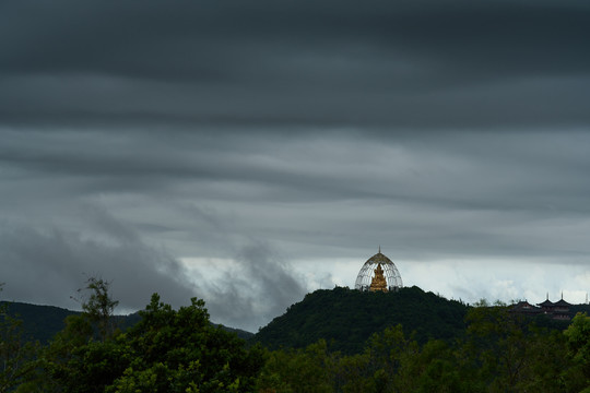 水墨远山