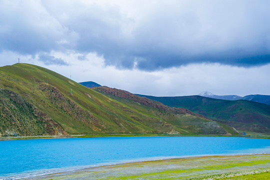 西藏羊湖风光