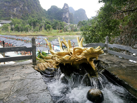 龙头吐水