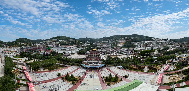 青海西宁塔尔寺全景图