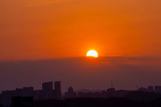 城市日出