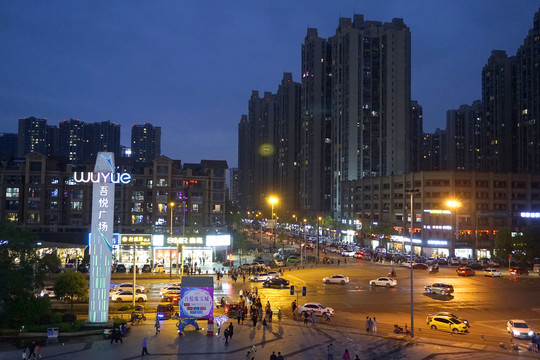 成都新城吾悦广场夜景俯拍