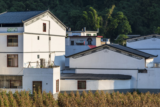 仫佬族民居