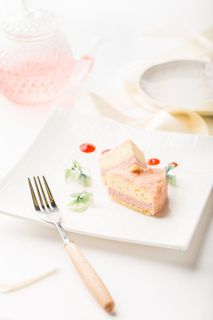 草莓味夹心蛋糕