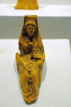 古罗马赤土陶女子像