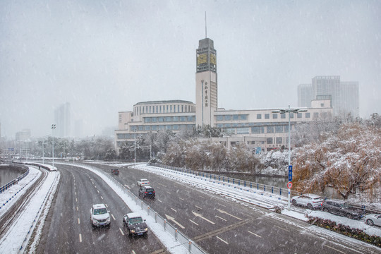 合肥市图书馆雪景