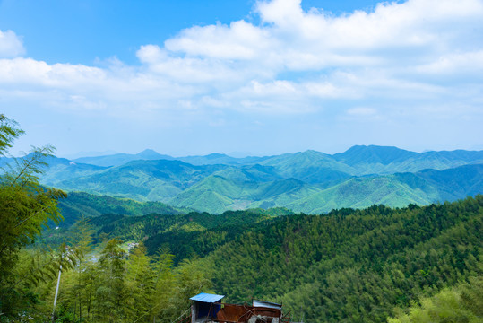 起伏的群山