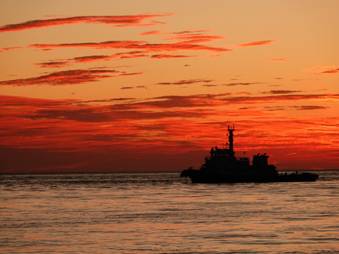 夕阳大海