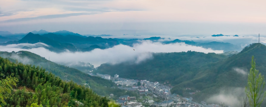 响洪甸水库日出全景图