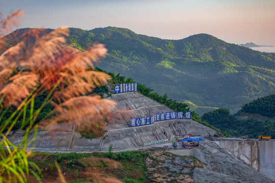 响洪甸水库日出