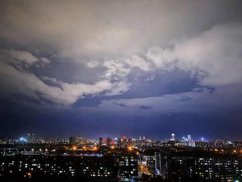 雨后夜空